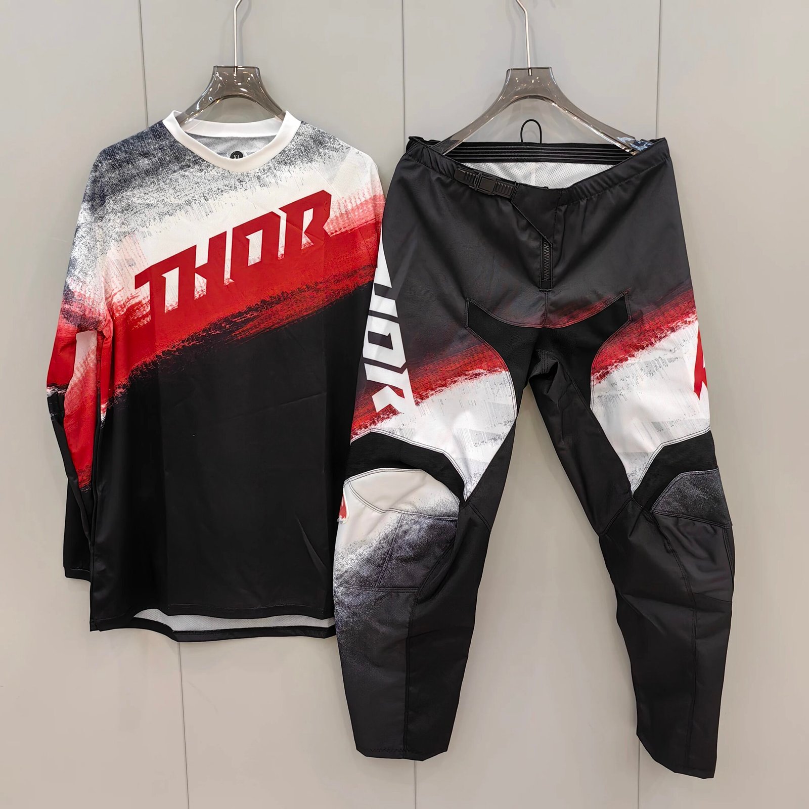 2026 Launchmode Futura Black / Red Gear Combo Motorcycle Sportswear Set Off-Road Motorcycle Combination