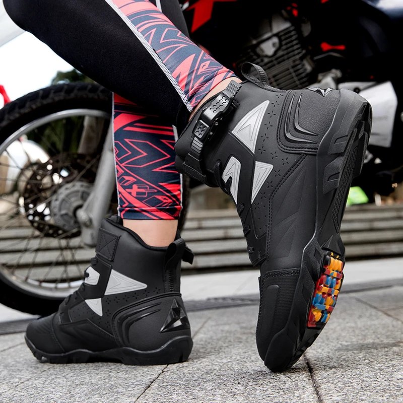 Men's Motorcycle Boots Breathable Leather Motorbike Shoes Men Anti-fall Motocross Riding Shoes Waterproof Anti-slip Motos Boot