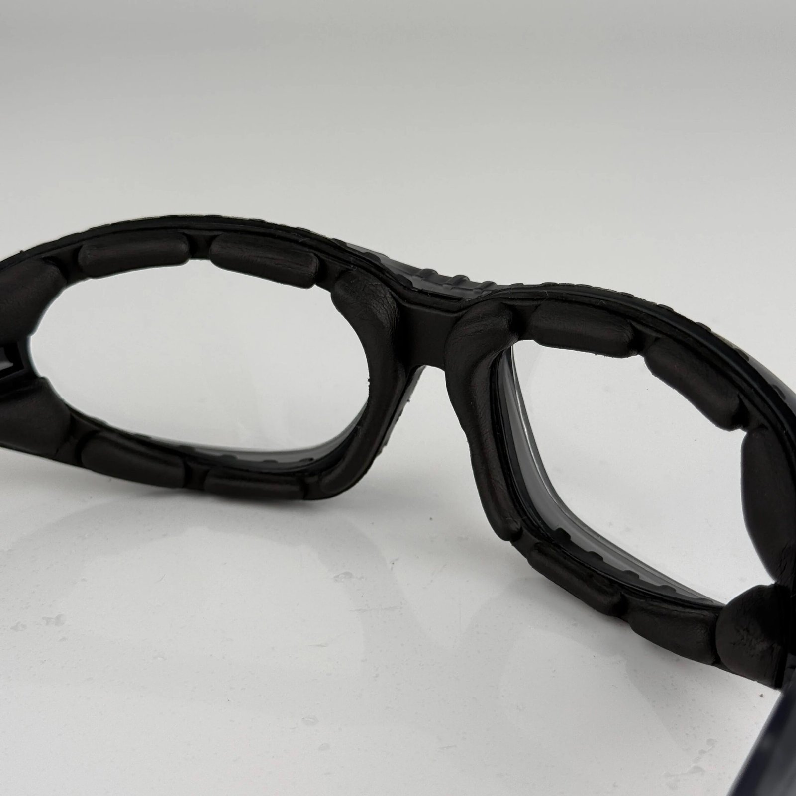 Foam-sealed windproof and dustproof safety goggles, unisex outdoor cycling glasses, relieve dry eye discomfort Foam-sealed windproof and dustproof safety goggles, unisex outdoor cycling glasses, relieve dry eye discomfort