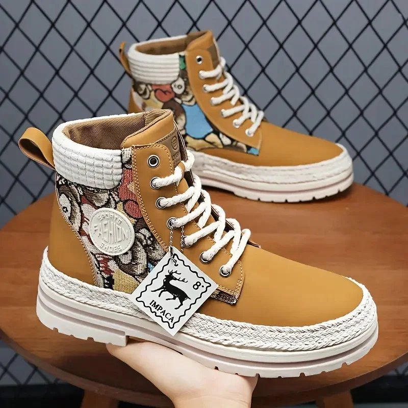 Men's sturdy work boots with lacing system, comfortable and breathable