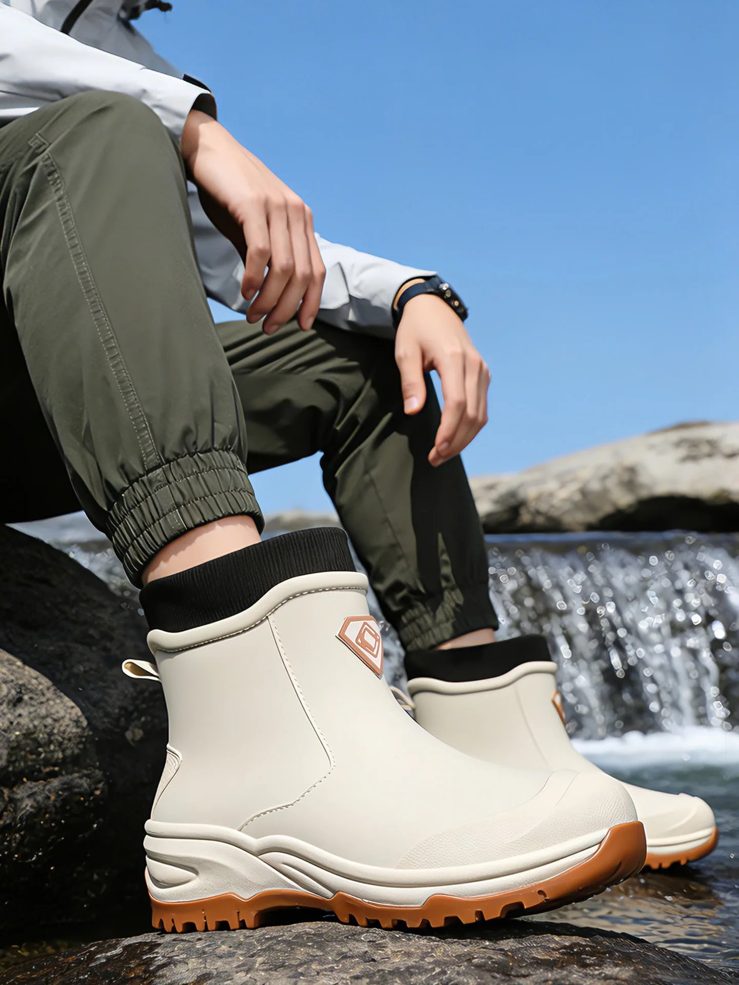 Wear resistant thick soled water boots, military green river tracing men's short boots, rain boots, waterproof men's water shoes Wear resistant thick soled water boots, military green river tracing men's short boots, rain boots, waterproof men's water shoes