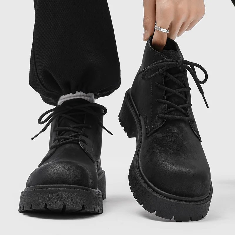 Men's Shoes 2026 Autumn New British Retro Style High Top Big Yellow Boots Outdoor Hiking Thick Soled Workwear Shoes