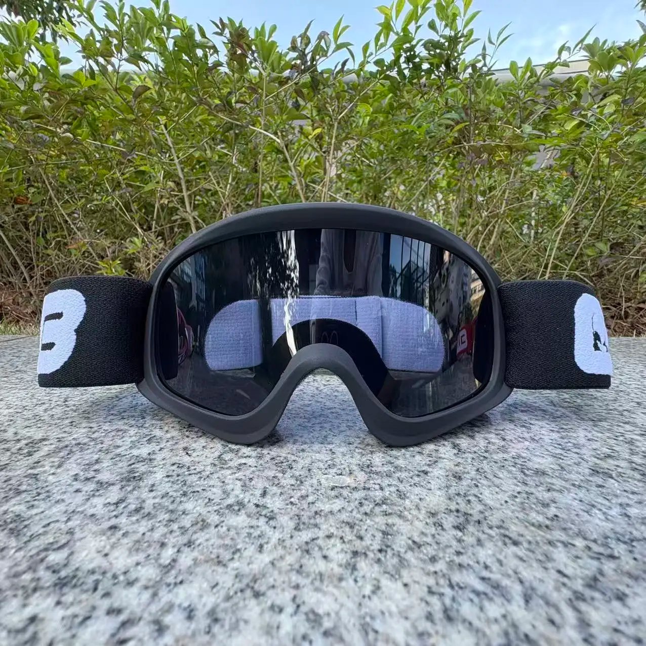 Children's bicycle glasses and motorcycle helmet glasses, suitable for skiing, skating, windproof, and children aged 3 to 12