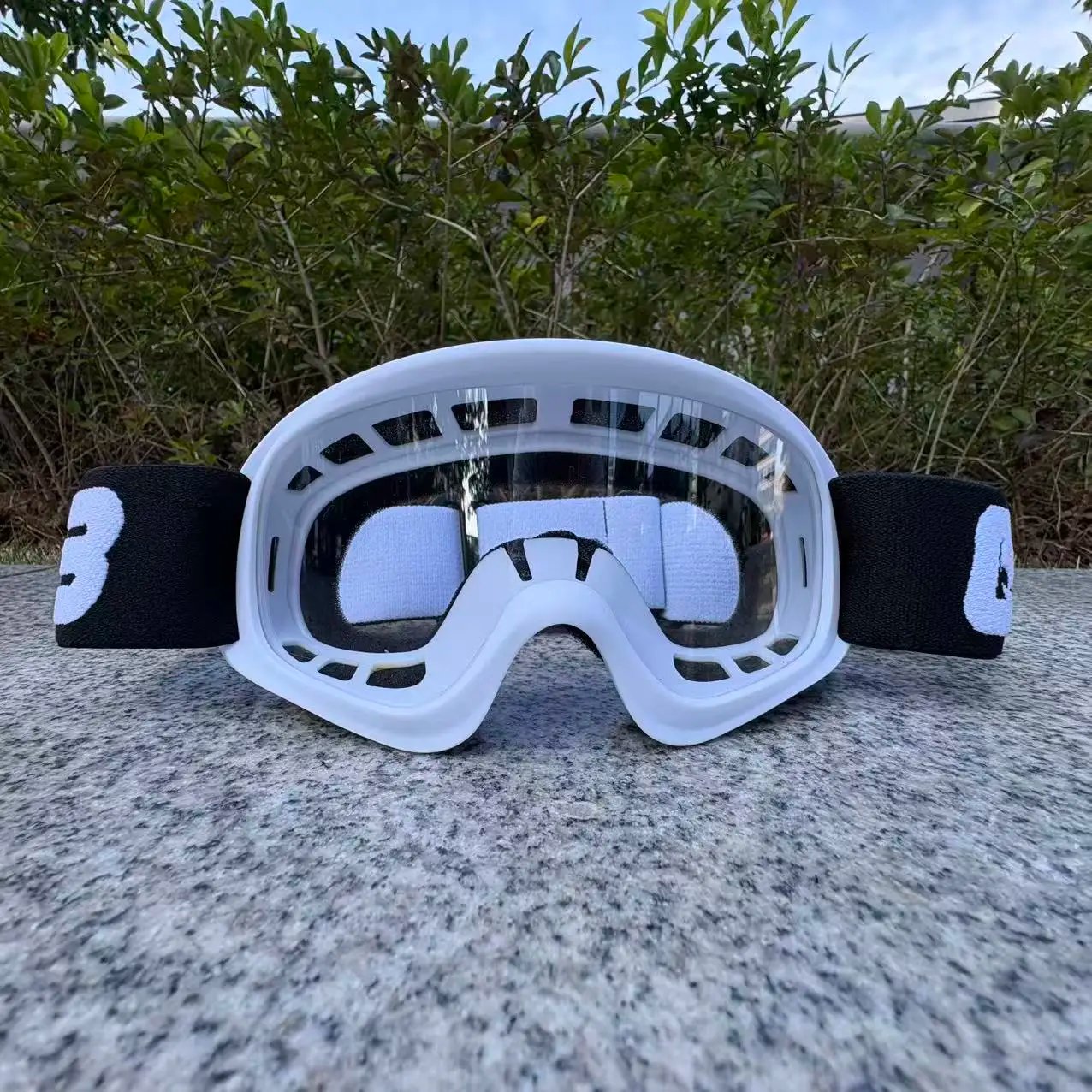Children's bicycle glasses and motorcycle helmet glasses, suitable for skiing, skating, windproof, and children aged 3 to 12