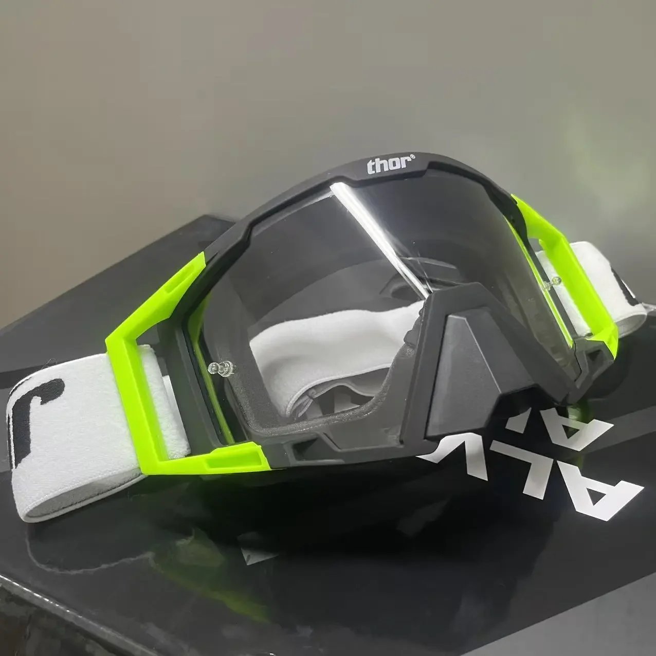 Motocross Goggles with Nose Guard for Men Women, UV Protection Anti-Fog Dirt Bike ATV Off-Road Motorcycle Goggles, Windproof Dustproof Scratch-Resistant Motocross Goggles with Nose Guard for Men Women, UV Protection Anti-Fog Dirt Bike ATV Off-Road Motorcycle Goggles, Windproof Dustproof Scratch-Resistant