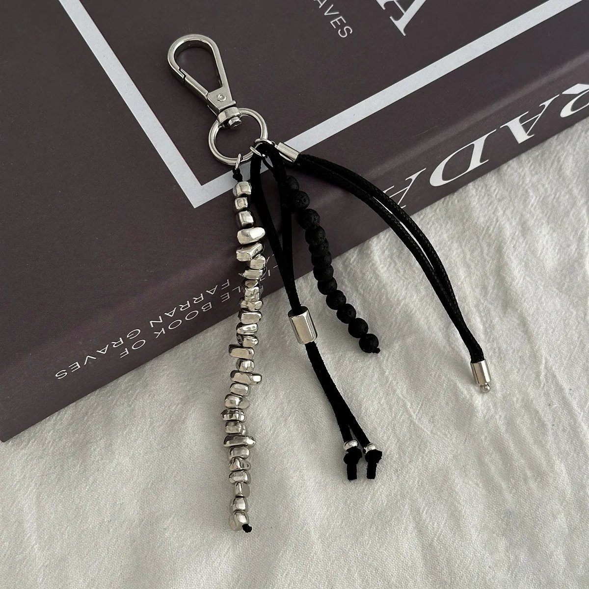 Fashion Imitation Pearl Chain Keychain Punk Silver Color Star Rivet Bag Chain Pendant Jewelry Accessories Daily Wear Keychain