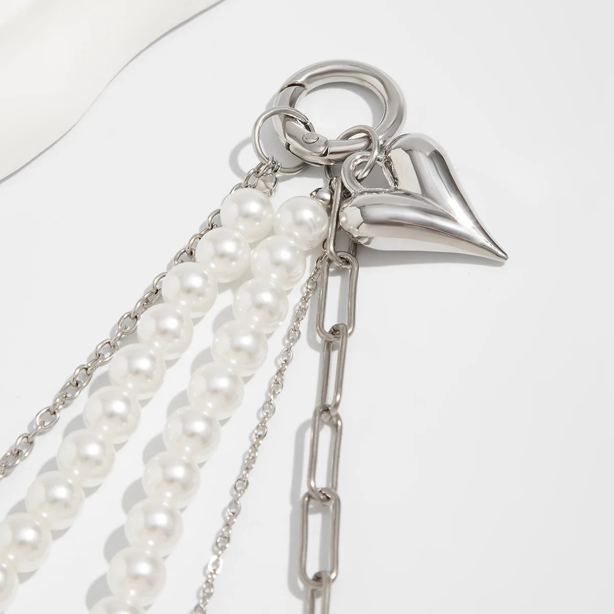 Fashion Imitation Pearl Chain Keychain Punk Silver Color Star Rivet Bag Chain Pendant Jewelry Accessories Daily Wear Keychain