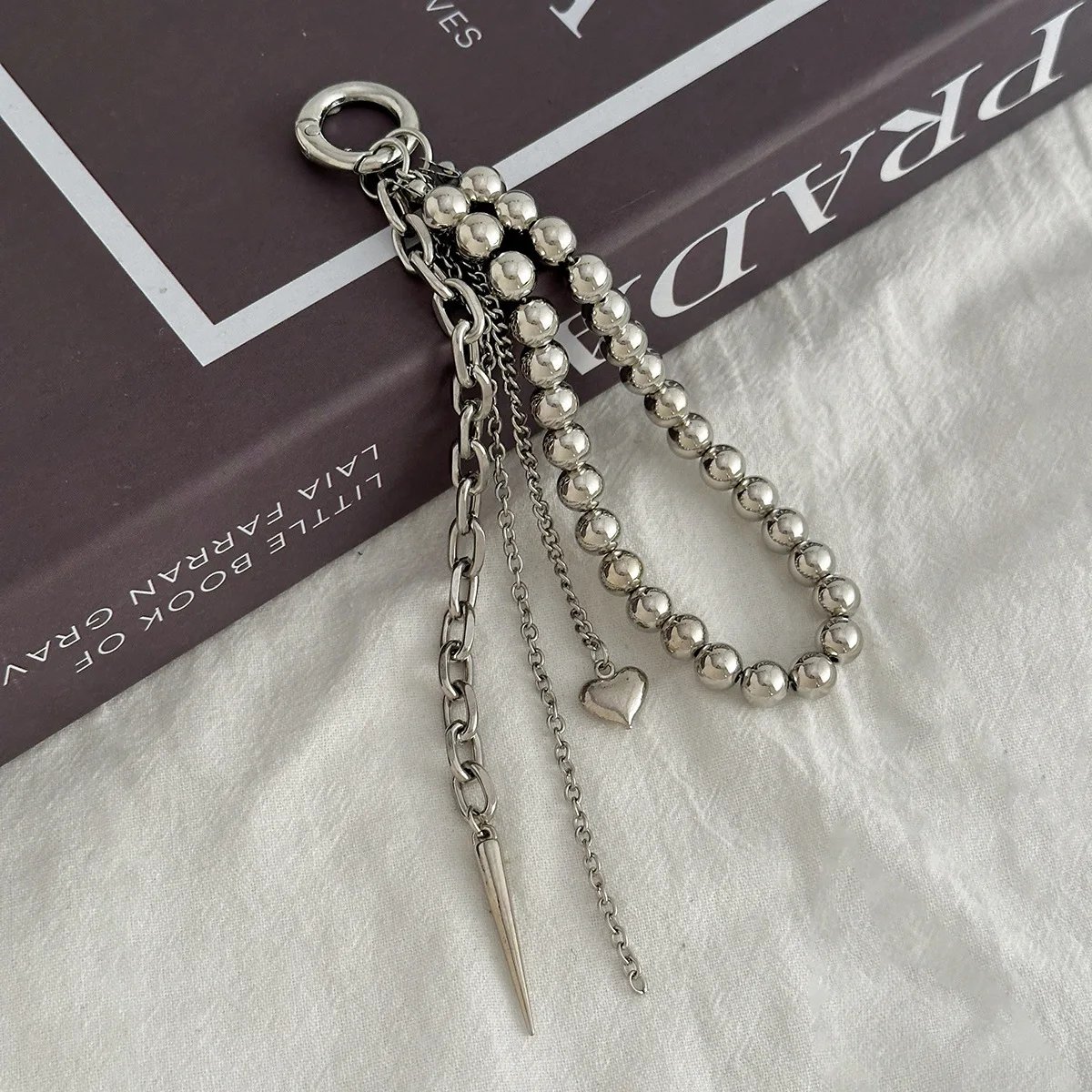 Fashion Imitation Pearl Chain Keychain Punk Silver Color Star Rivet Bag Chain Pendant Jewelry Accessories Daily Wear Keychain