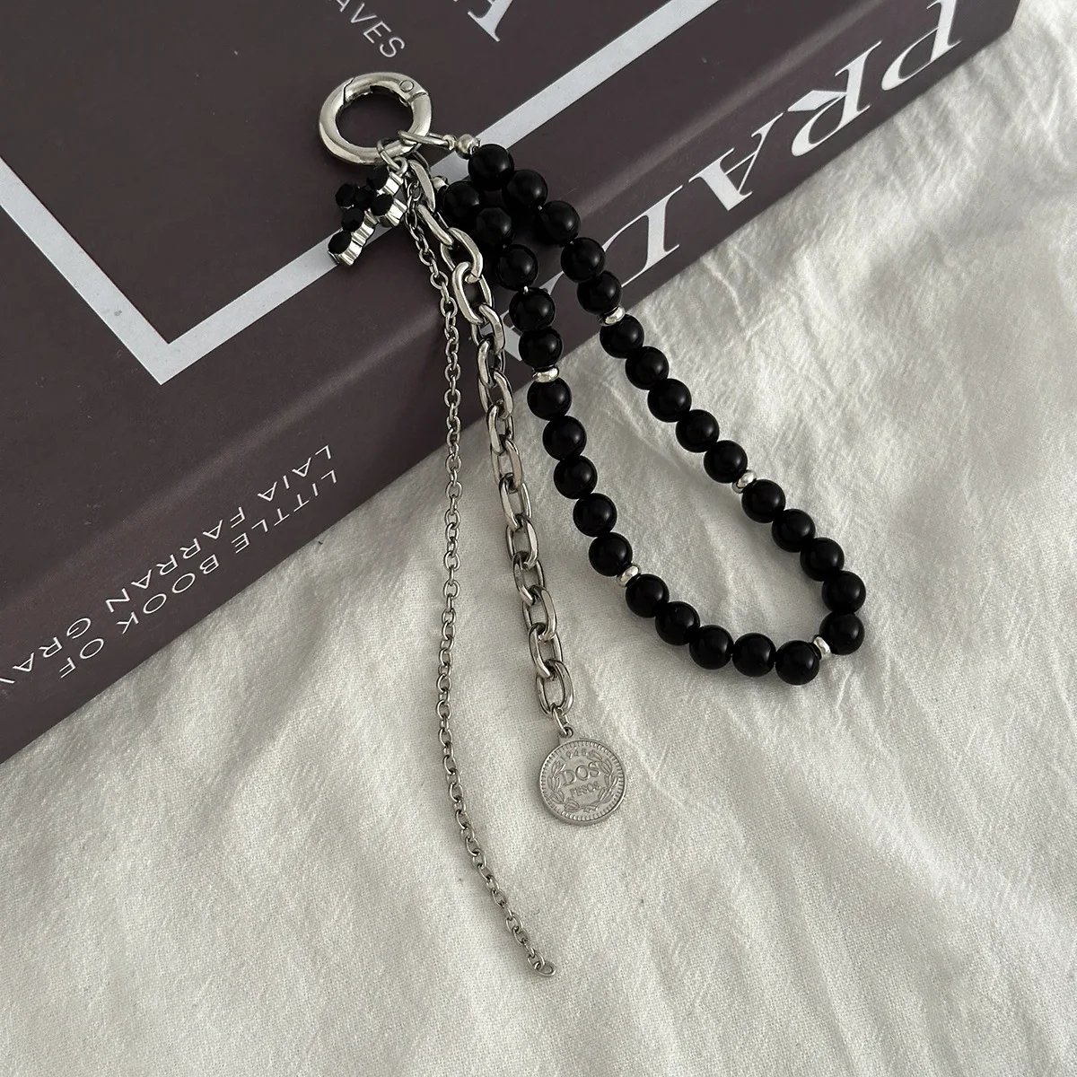 Fashion Imitation Pearl Chain Keychain Punk Silver Color Star Rivet Bag Chain Pendant Jewelry Accessories Daily Wear Keychain