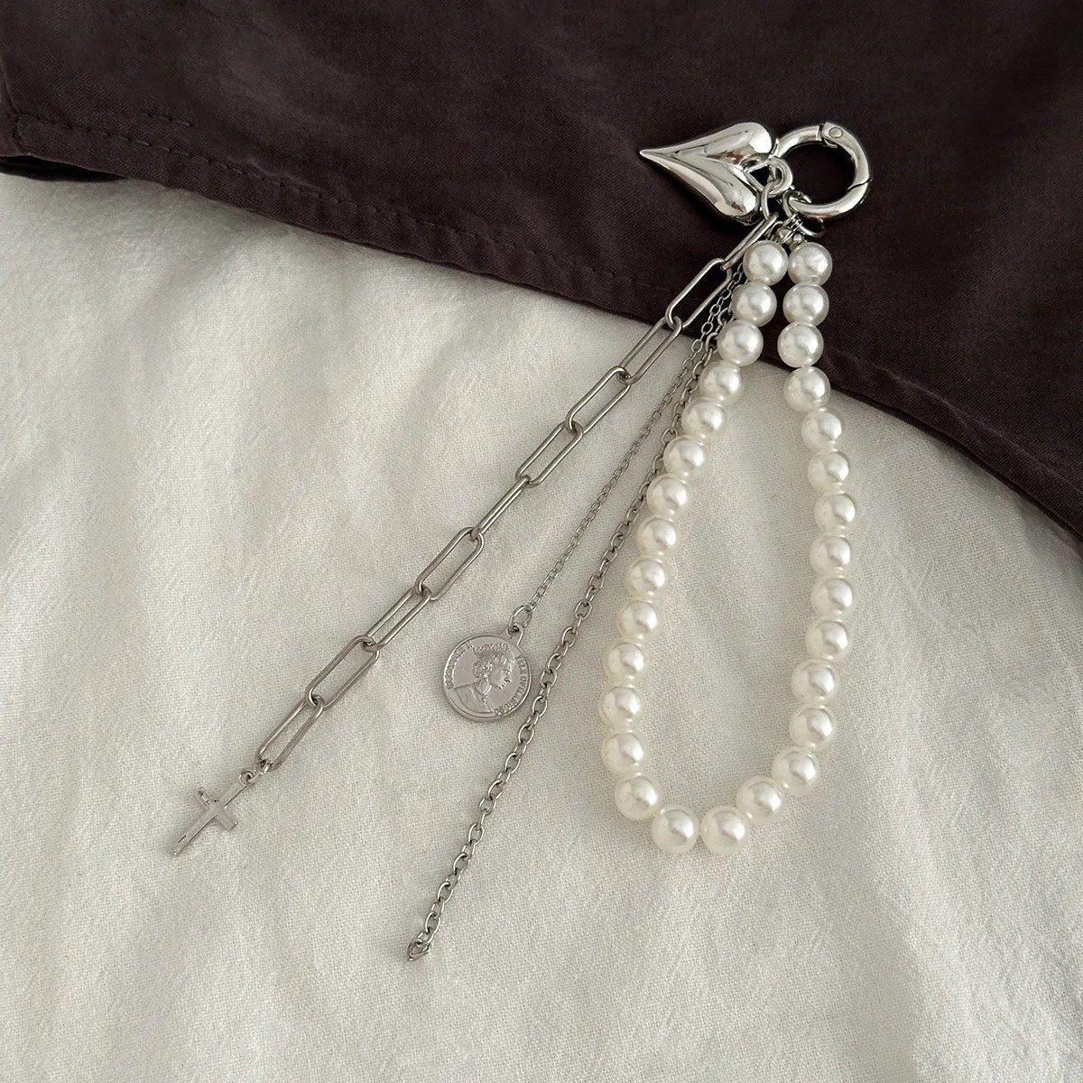 Fashion Imitation Pearl Chain Keychain Punk Silver Color Star Rivet Bag Chain Pendant Jewelry Accessories Daily Wear Keychain